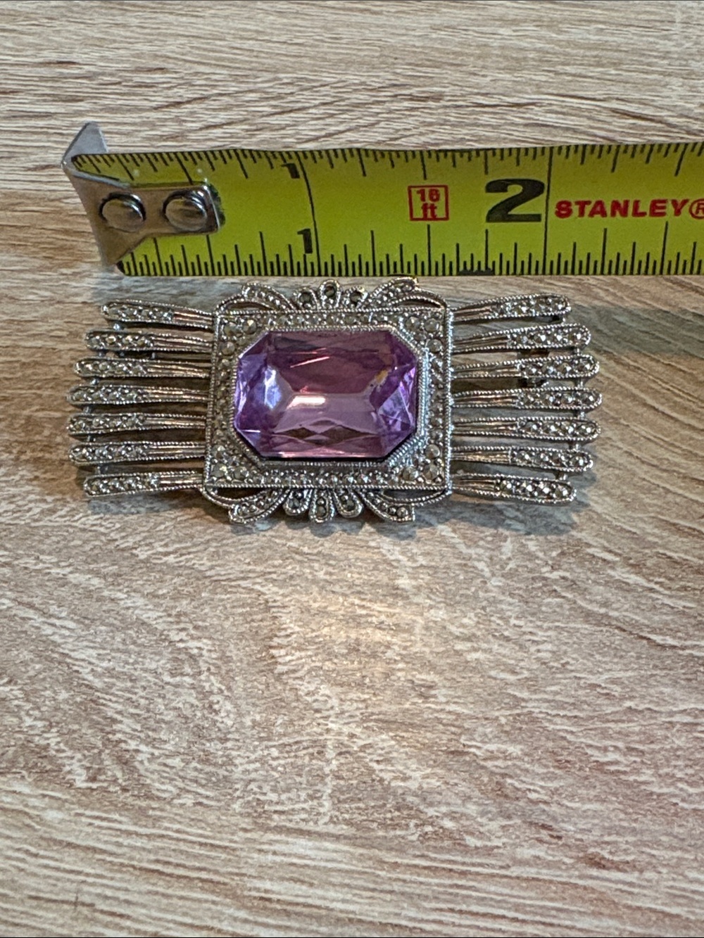 1928 silver tone brooch - Picture 4 of 5
